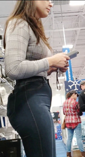 超市翘臀长发美女