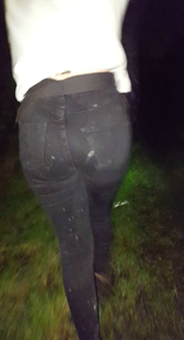 夜拍超紧黑牛仔肥臀妹子