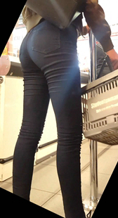 紧身牛仔大长腿妹子