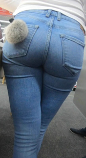 超紧蓝牛肥臀妹子