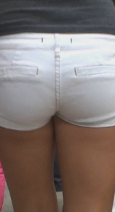 街拍包臀热裤少妇