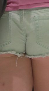 超级大屁股热裤少妇