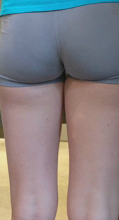 清晰看到屁股沟