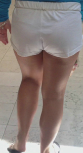 白紧热裤还穿丁字裤