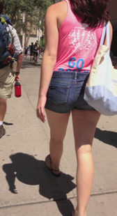 大街拍紧身热裤