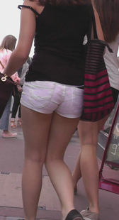 性感圆紧白热裤