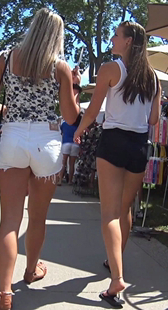 街拍白黑两热裤