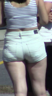 巨臀牛仔热裤美女