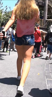 街拍热裤洋妞小情侣