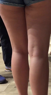 黑腿热裤小少妇