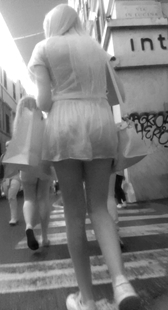 热裤小妹透内痕