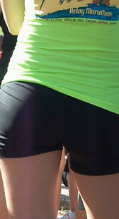 健美裤宽臀少妇