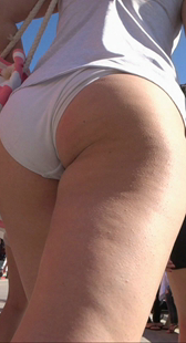 极品半包臀白热裤大屁股