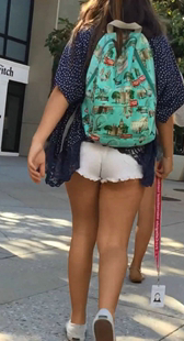 白牛仔热裤熟女