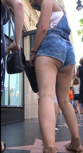 牛仔翘臀短裤长腿少妇