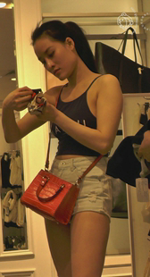 热裤小少妇如此宽大臀