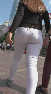 性感巨臀白裤美女