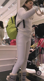 商场性感包臀白紧裤