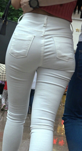 极品紧身白裤丰臀少妇,骚味十足