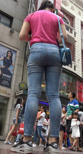 高挑紧牛大丰臀鸭舌帽美女