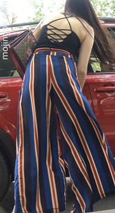 超风骚喇叭裤露背丁内极品大美女