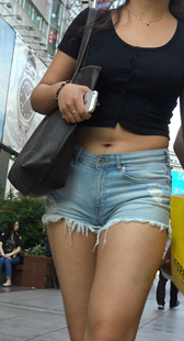 超极品超性感超短热裤露臀美少妇