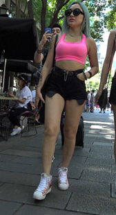 超性超短热裤露臀纹身大奶少妇