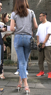 气质端庄紧牛美少妇