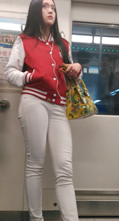 极品丰臀白裤女孩