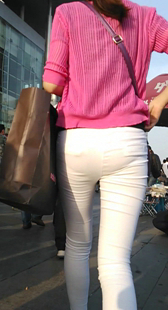 成熟大屁股白裤超会扭