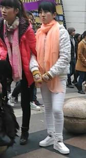 白裤小女孩梦见脸