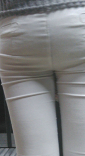 白裤肥臀近拍