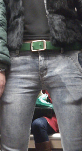 紧身牛仔裤正对我好紧张