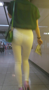 极品绿衣紧身白裤美臀少妇第一季