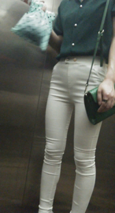 极品绿衣紧身白裤美臀少妇第三季