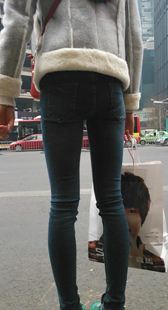 性感翘臀勒沟牛仔小妹第一季