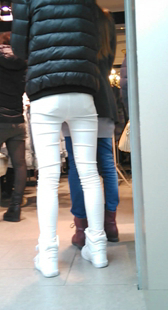 白裤小妹紧内痕