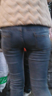 淡蓝性感紧身牛仔裤第一季