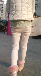 性感紧身白裤少女