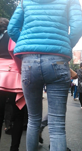 超紧牛仔裤深沟少妇