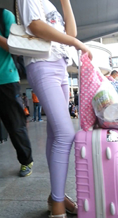 紧身翘臀蓝裤美女第一季