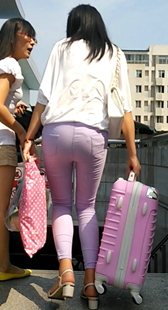 紧身翘臀蓝裤美女第二季