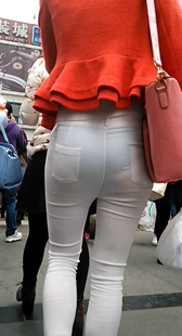 风骚白裤透黑内让人流鼻血