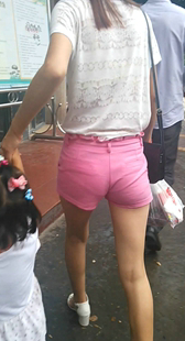 粉热裤成熟小少妇