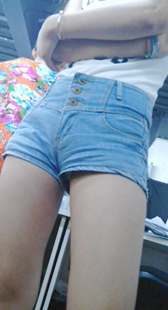 极品牛仔两美女前后三角摄