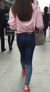 时尚牛仔小肉臀美女第一季