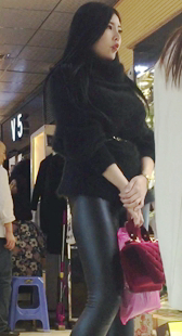 极品丰满皮裤美女吸睛