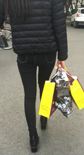 极品高挑黑色牛仔裤