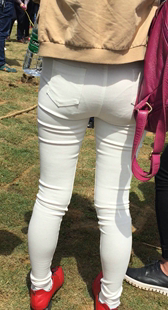 风骚白裤透丁字裤内痕极品大美女第三季