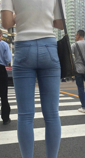 极品巨臀牛仔美少妇